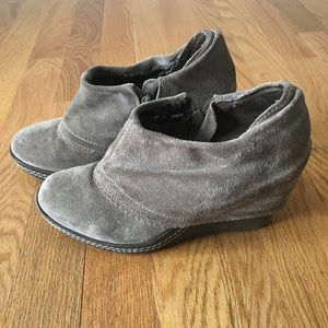 Dr Scholl's tan booties